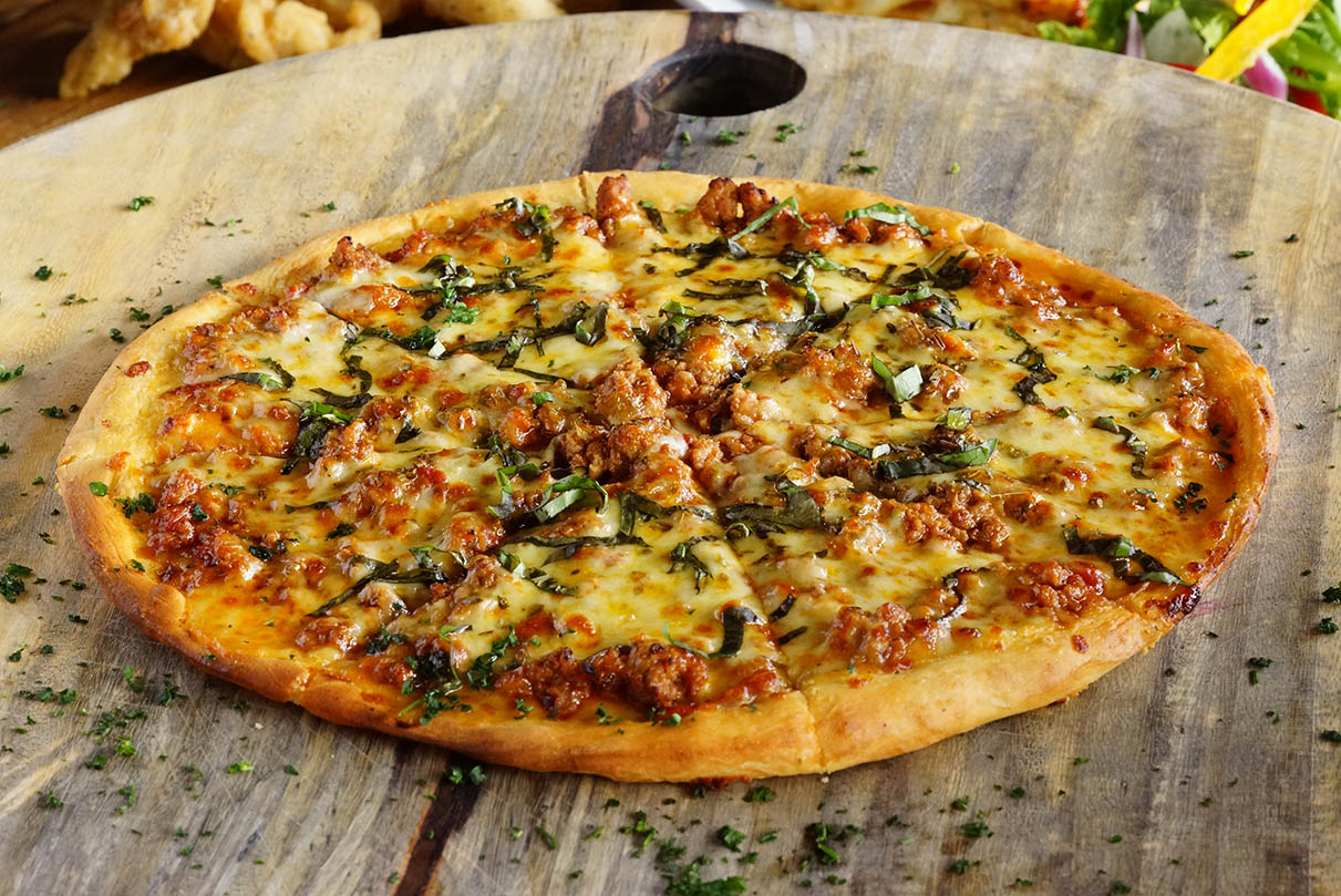 BEEF RAGOUT PIZZA
