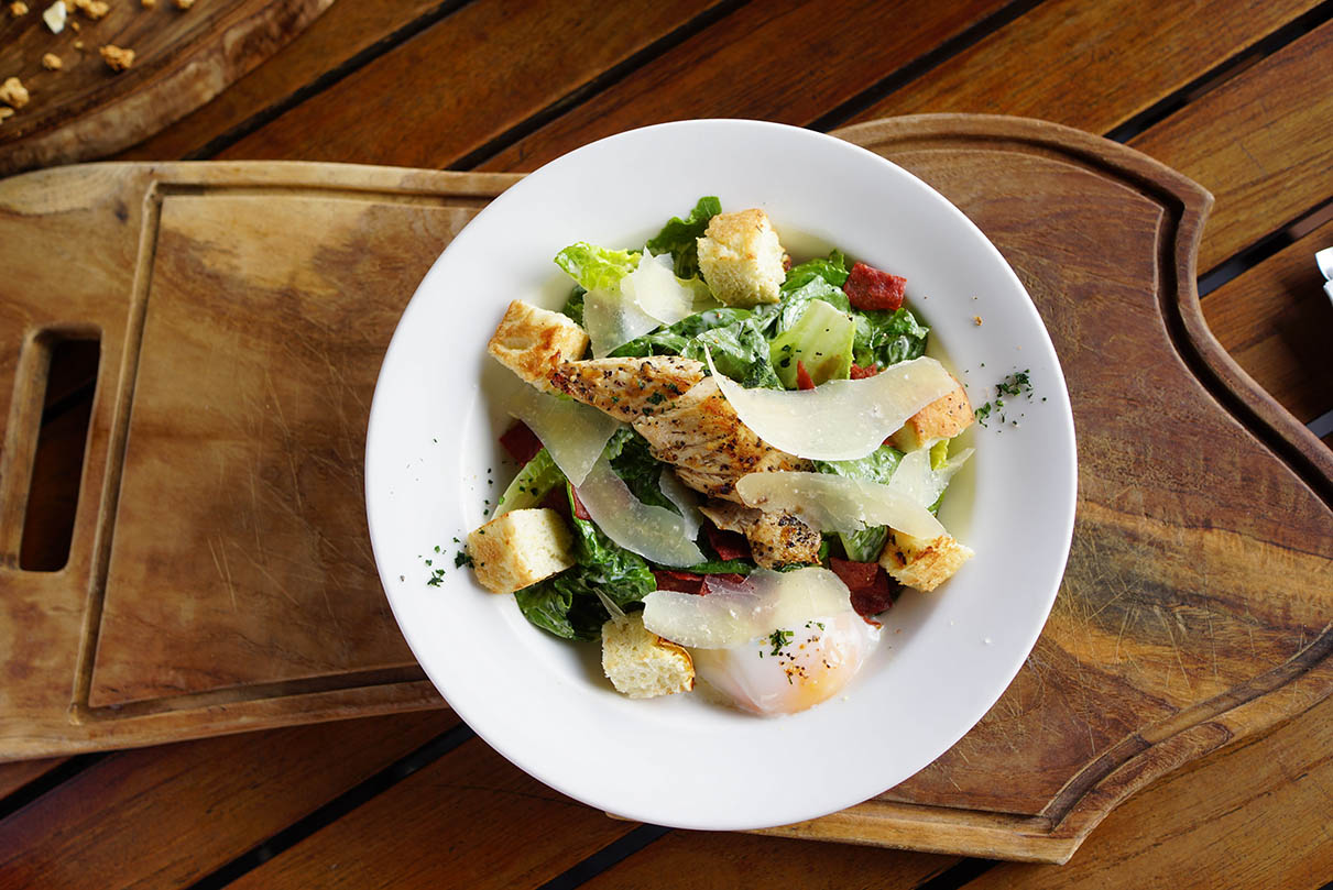 CLASSIC CAESAR SALAD